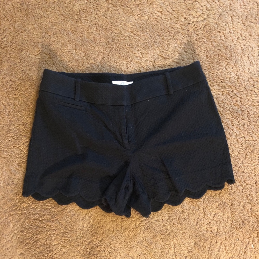 Loft Scallop Black Shorts